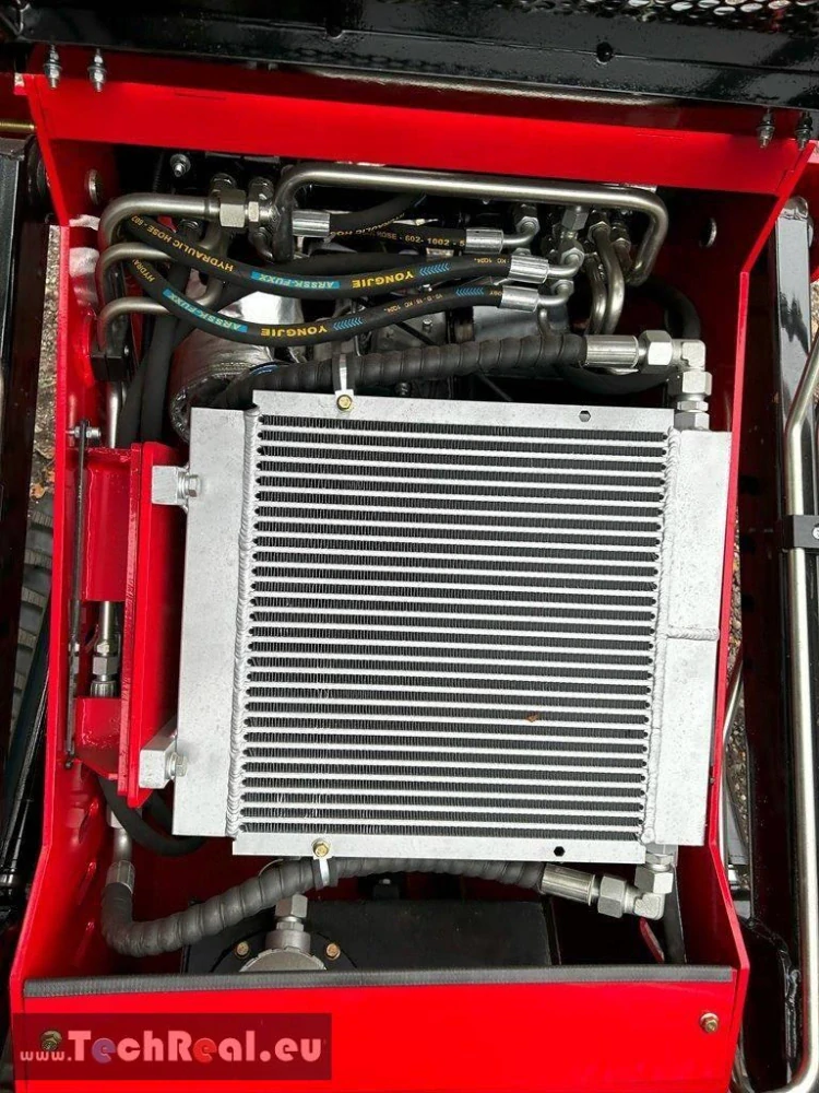 HT320 pásový čelný nakladač nafta