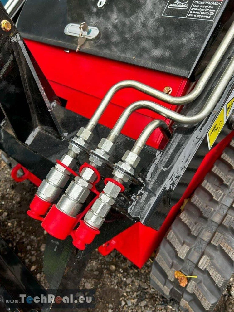 HT320 pásový čelný nakladač nafta